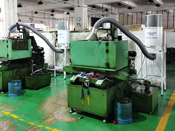 机床油雾回收器安装案...