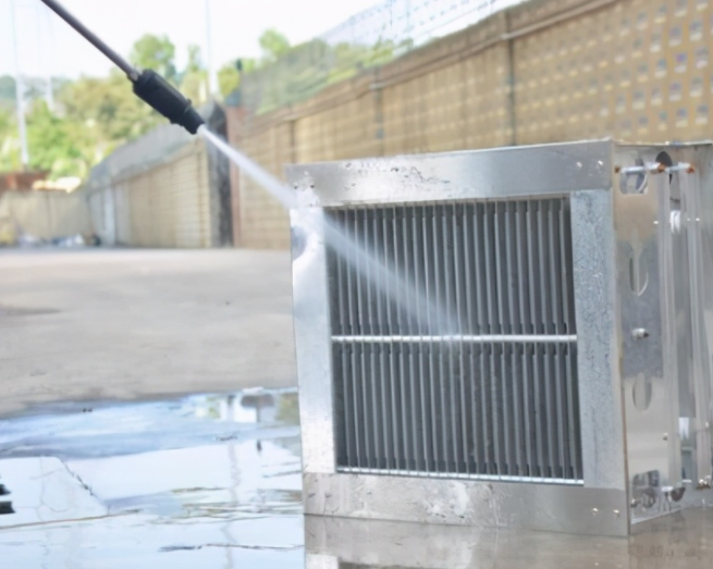 找人清洗油烟净化器一次要多少钱