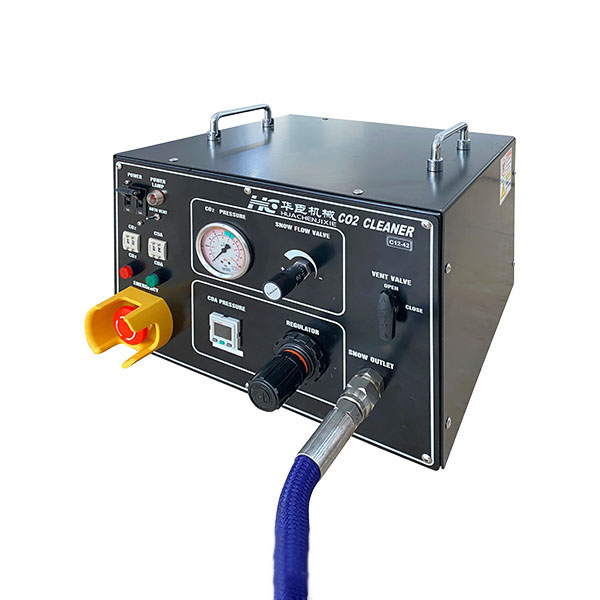 二氧化碳清洗机（右侧）
