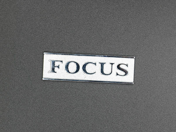 锌合金标牌的优缺点：