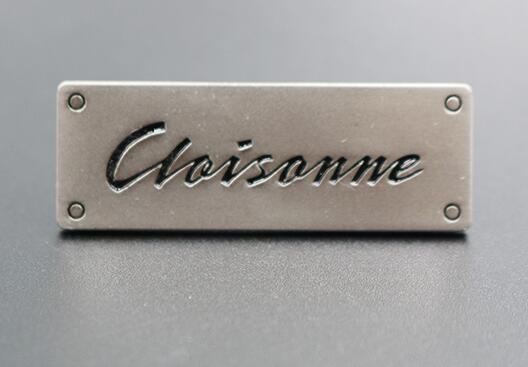 怎么样的铭牌价钱才适合挑选