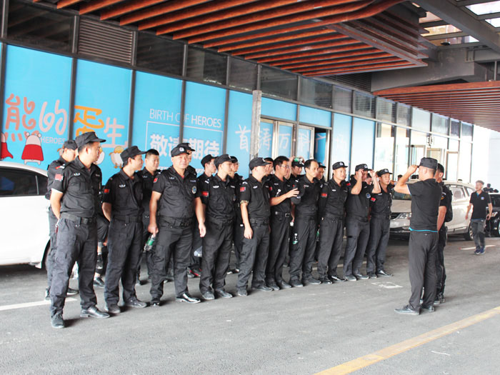 万科广场保安服务