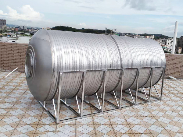 大容量卧式不锈钢蓄水...