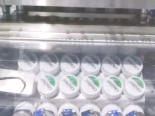 一岀十二的贴膜机