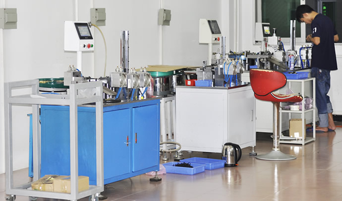 Automatic pin header simple cow assembling machine