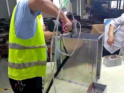 攀极电脑机箱铆接案例