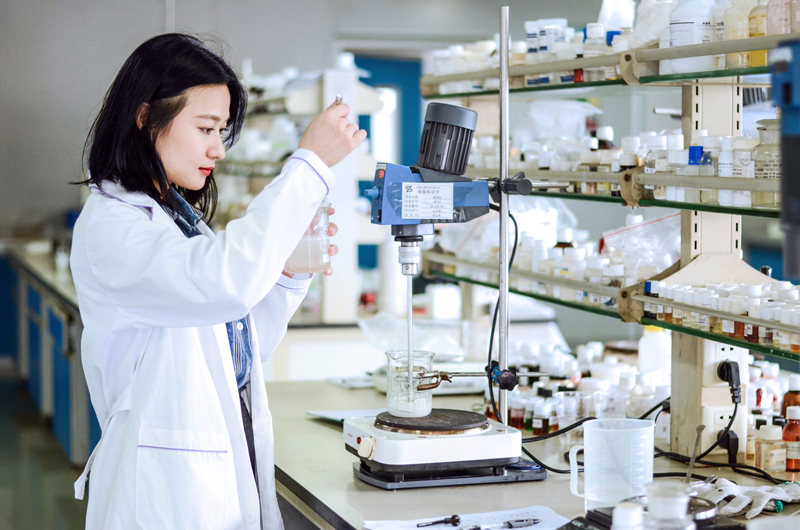 昕妍老师工作照