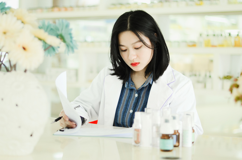 昕妍老师工作照