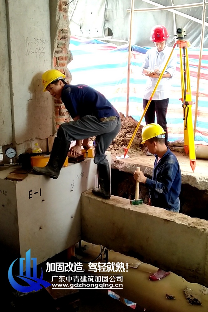 房屋顶升纠偏加固施工