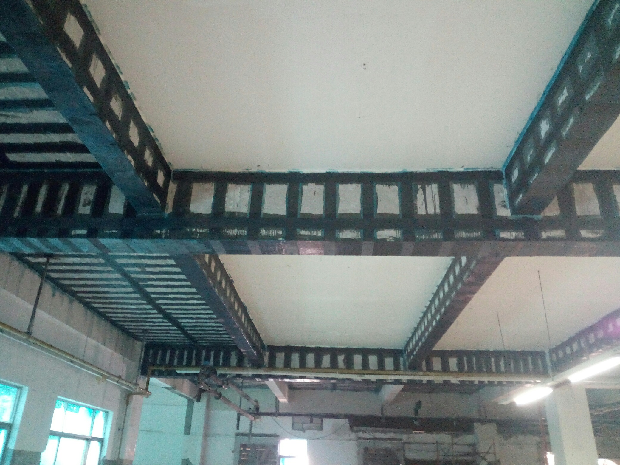 新能源科技厂房车间楼板承重加固工程