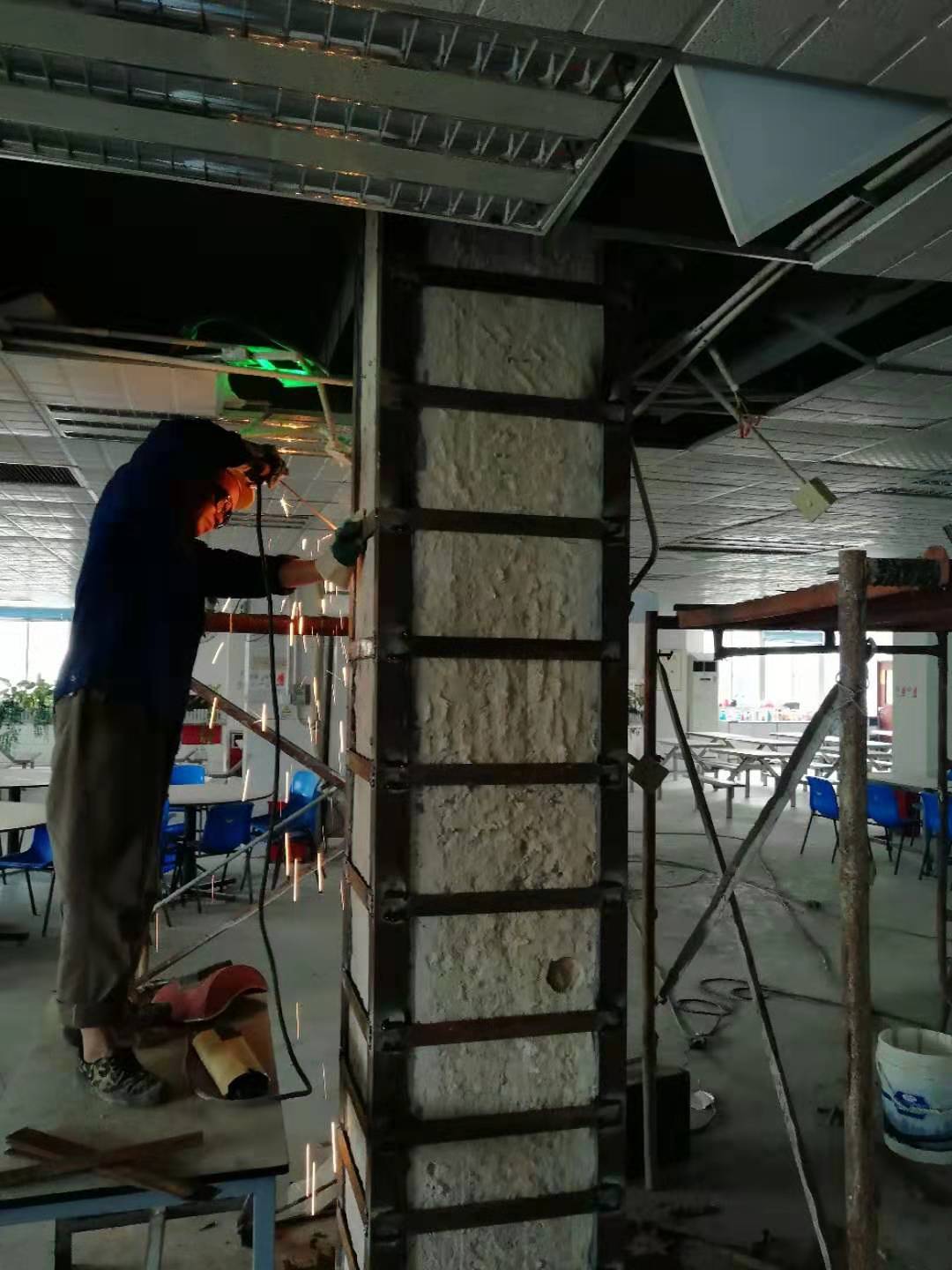 怎么保证自建房的结构加固质量？