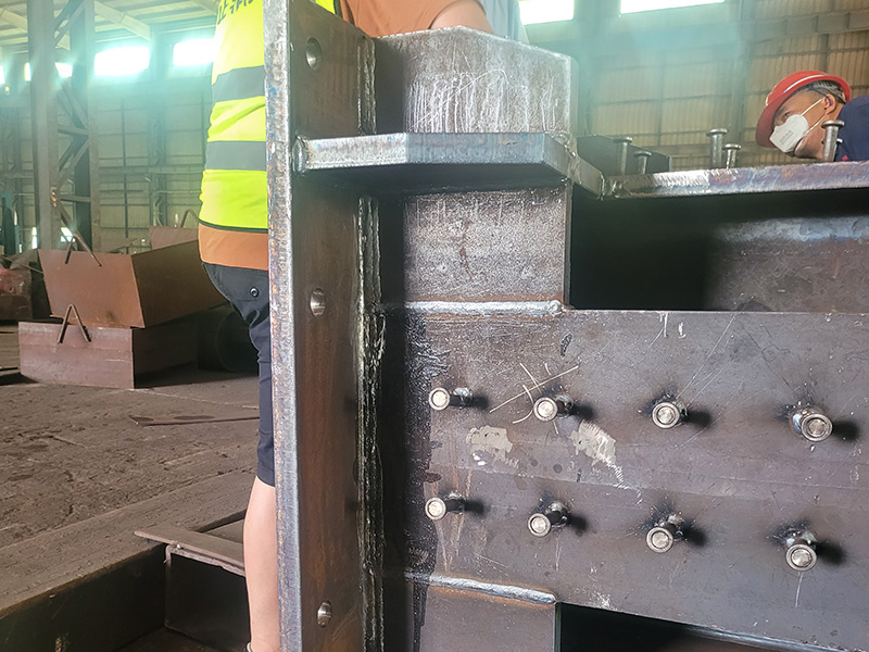 异性钢材检测现场