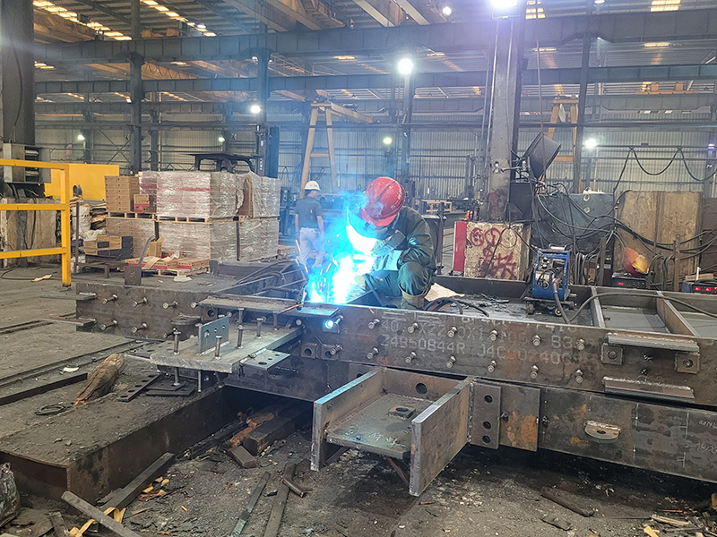 钢结构异性构件焊制车...