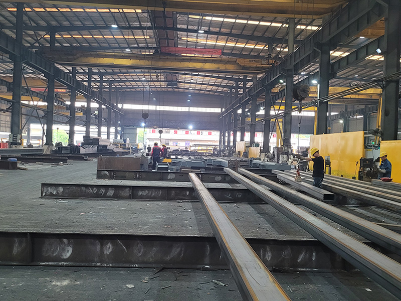 钢结构异性构件焊制车...