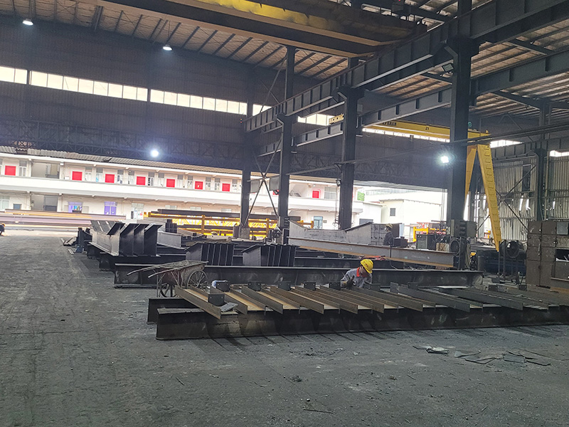 钢结构异性构件焊制车...