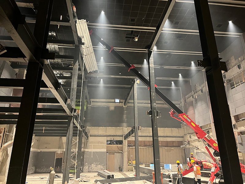 蜘蛛吊钢结构夹层吊装...