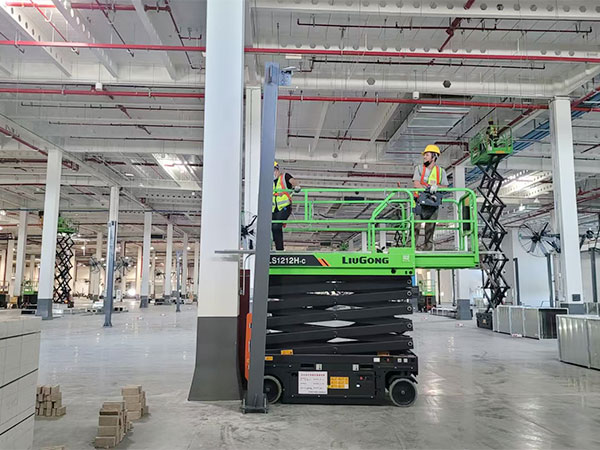 深圳宝安机场顺丰中转...