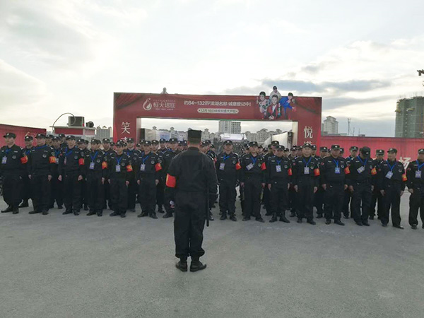 夜间如何识别是否可疑车辆