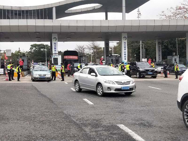 东莞高速出口疫情防控...