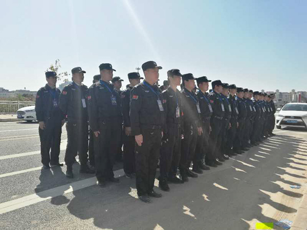 临时安保执勤现场