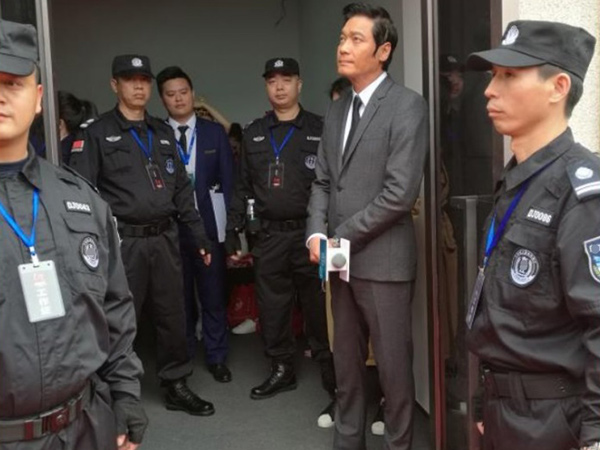 明星护卫（罗嘉良）