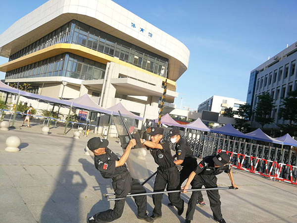 第三小学反恐演练