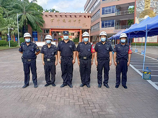 常平镇振兴中学执勤