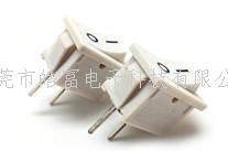 船型开关两个接线柱和三个接线柱的区别