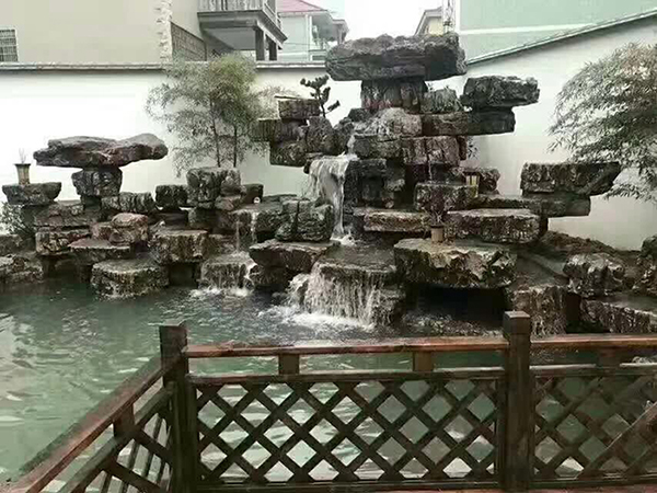 别墅鱼池假山工程