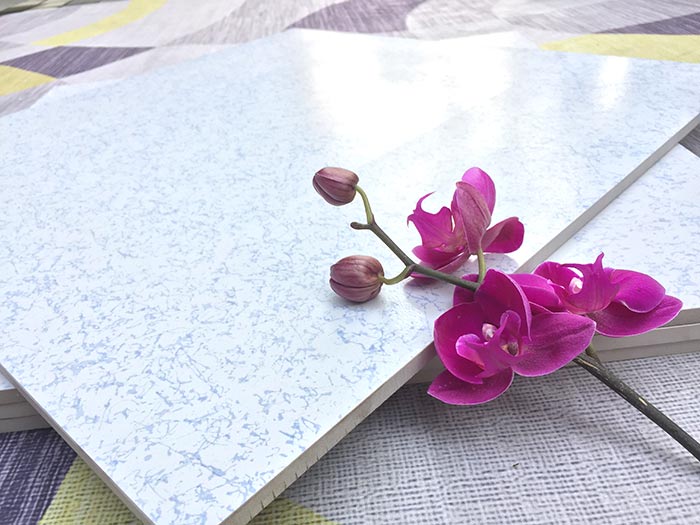 破损的防静电地板如何修复？