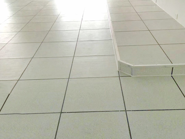 学校电脑机房地板