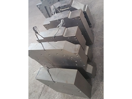 东莞模具真空热处理