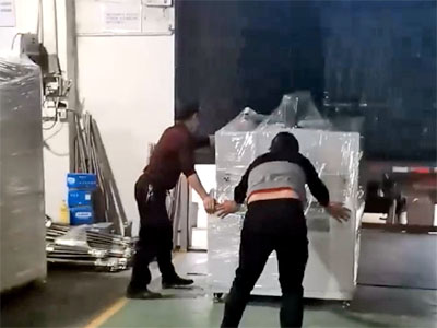 精密烤箱出货中