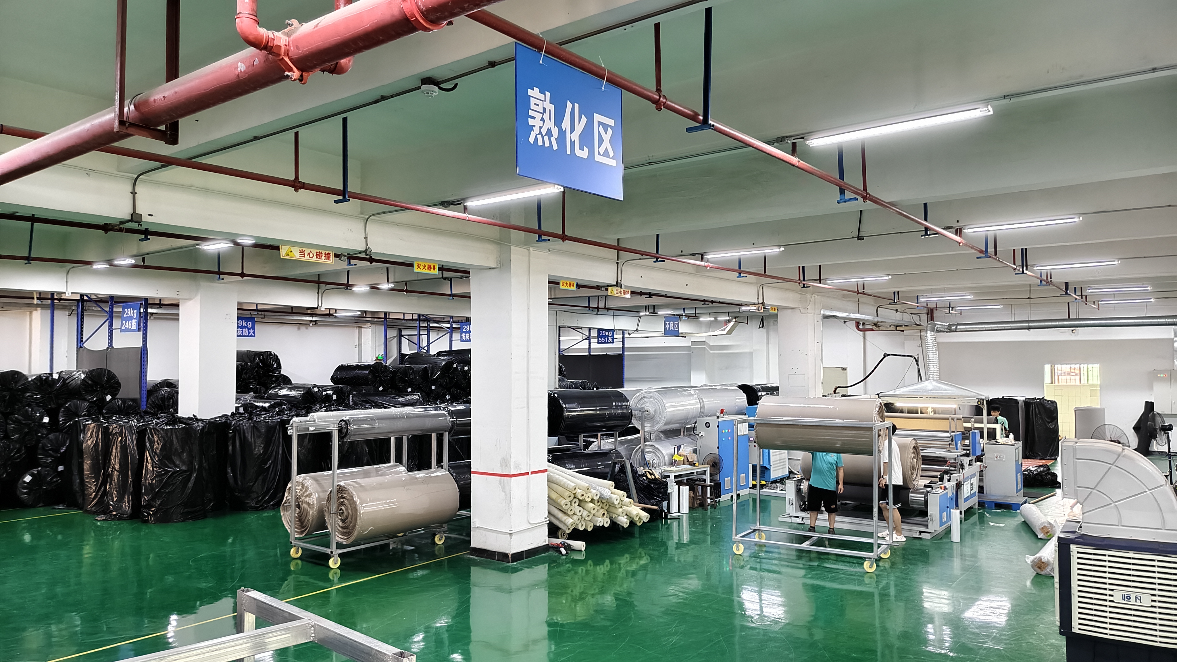 金凤桥深耕行业二十余年精通海绵与各类面料复合老厂