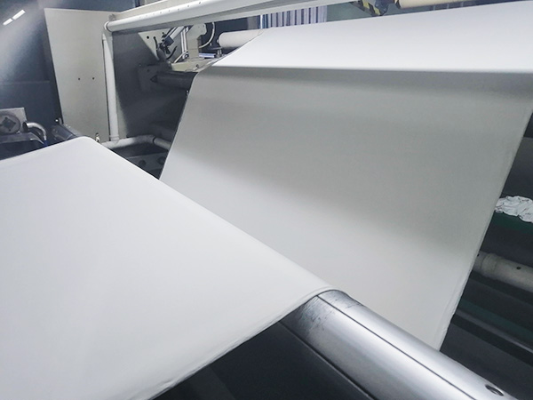 yigesedaohang功能多样由三层面料复合组成-健桥复合