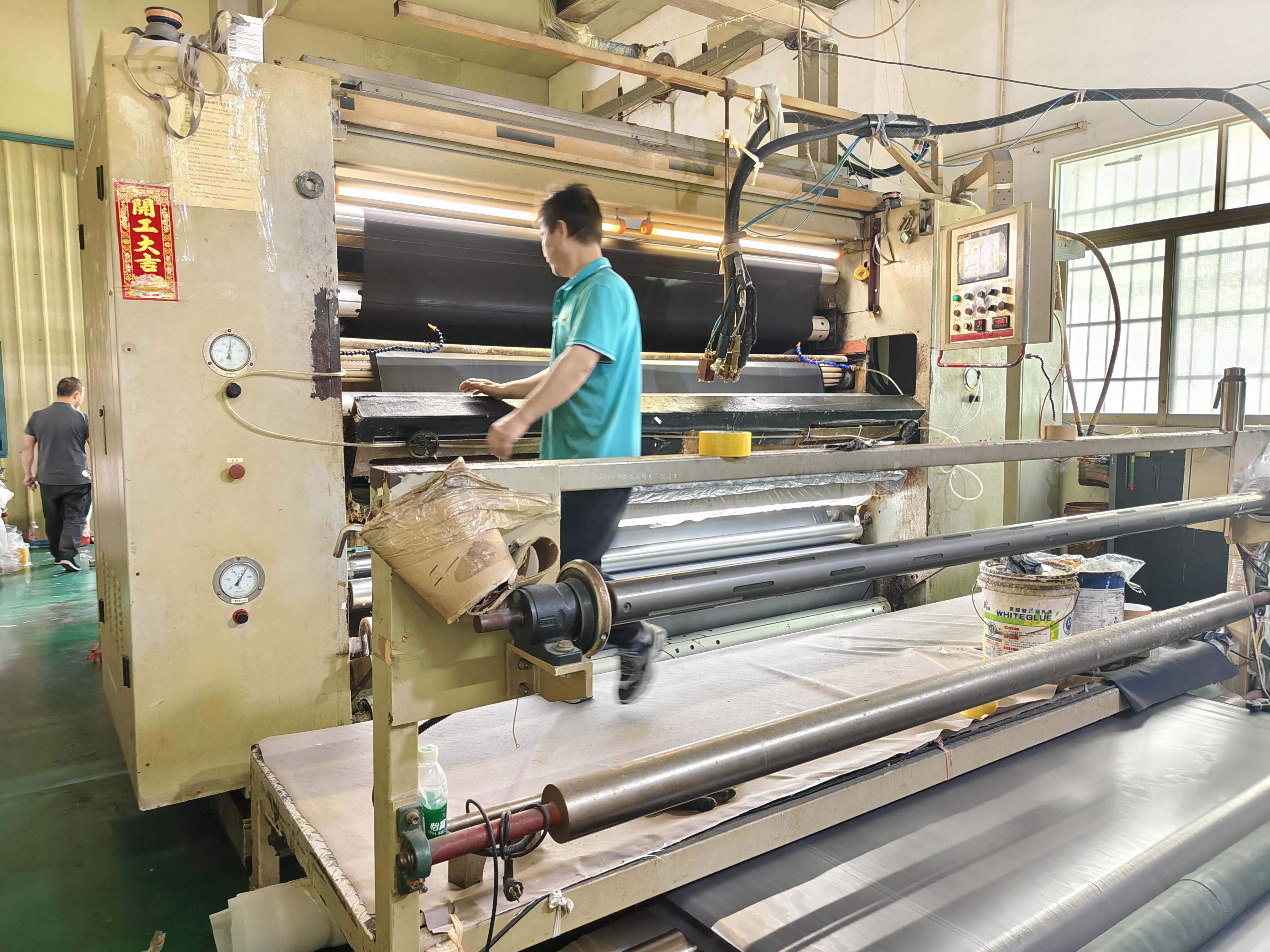 金凤桥23年专注热熔胶复合面料工艺以绿色守护制造