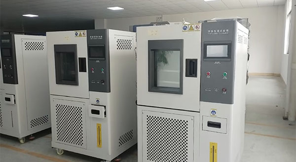 恒温恒湿试验箱大量库...