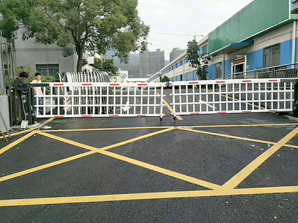 东莞黄江镇空降闸案例