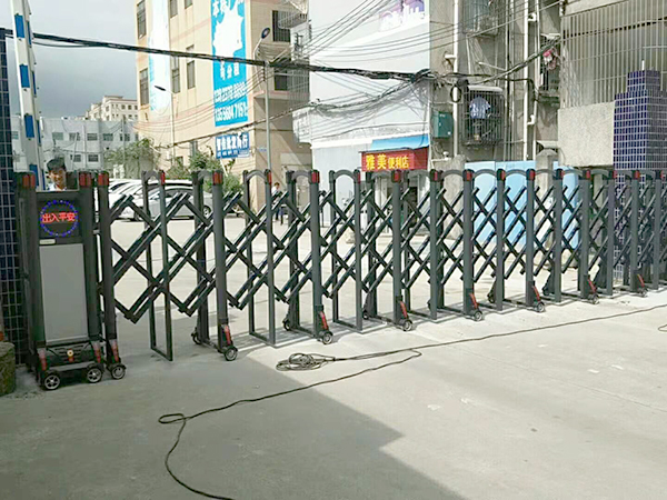 深圳光明区电动伸缩门...