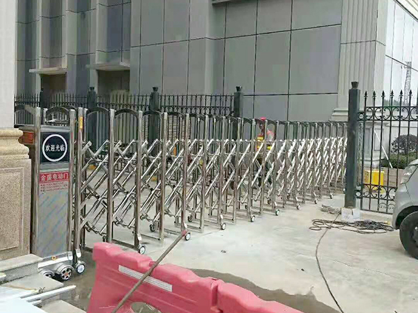 深圳国税局电动伸缩门...