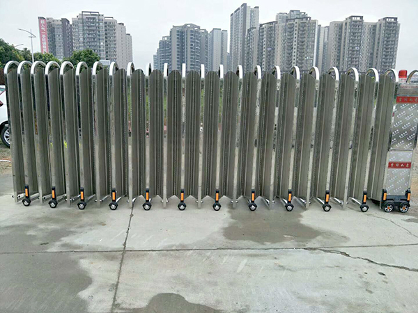 汽车城电动屏风伸缩门...