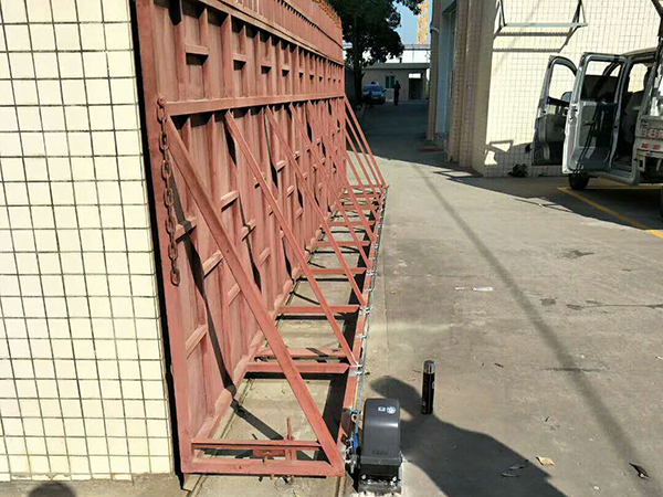 惠州石湾工地手动门更...