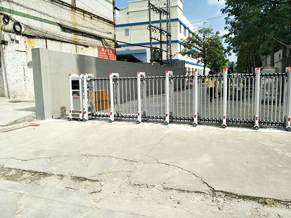 东莞长安镇电动伸缩门...