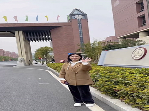 东莞明德塑胶，专业提供高质量的拖链产品