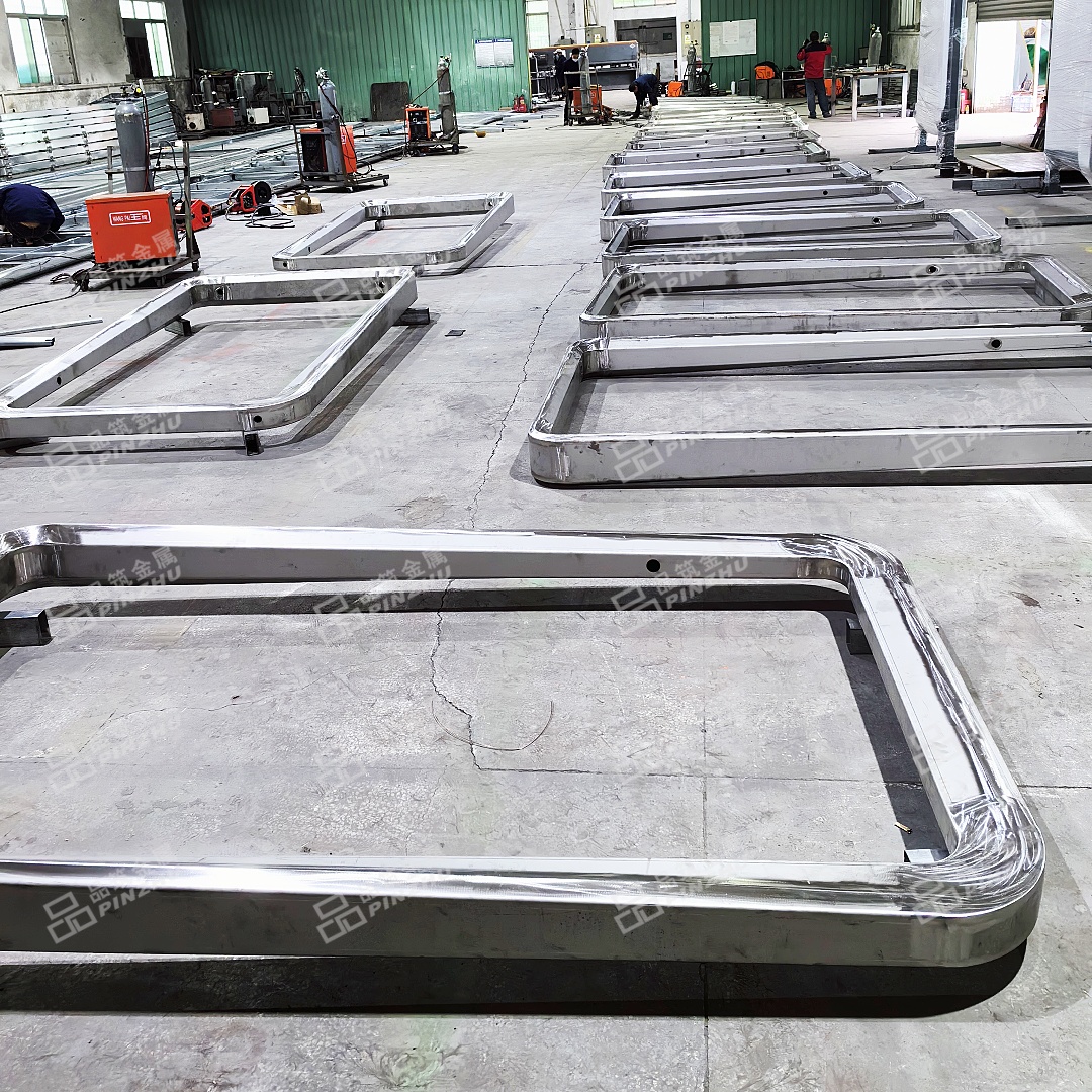 公交候车亭焊接车间