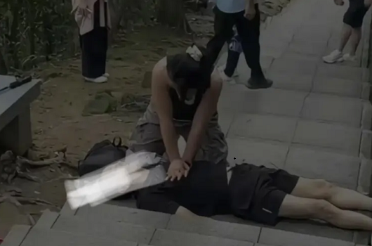 天气酷热，行山慎防中...