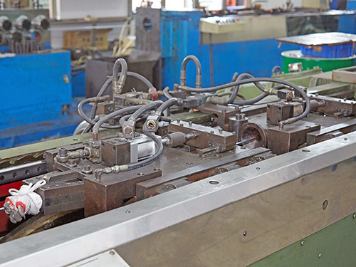 拉拔机自动抽料中