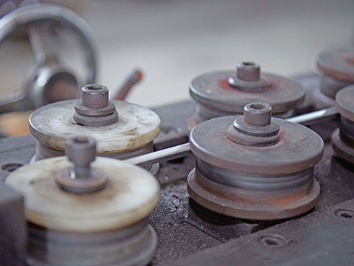 拉拔机自动送料中