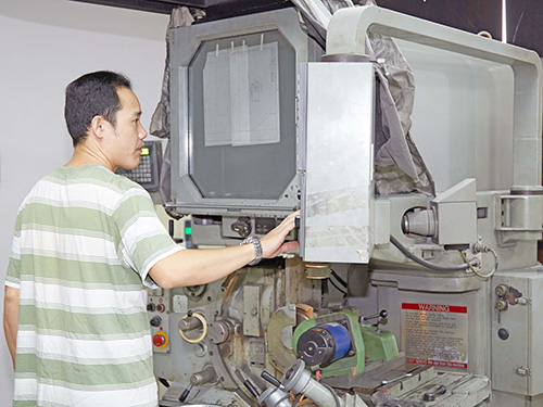 数控光学曲线磨床精密模具制作中