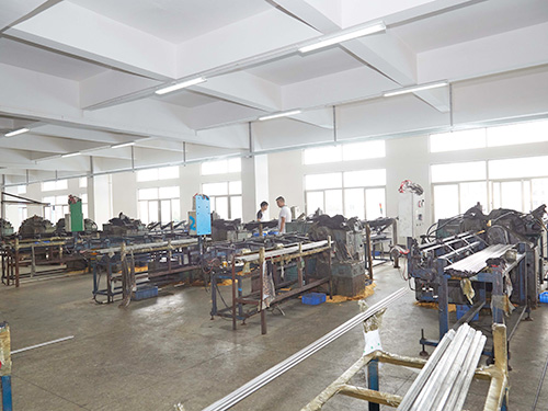 三楼无心磨车间